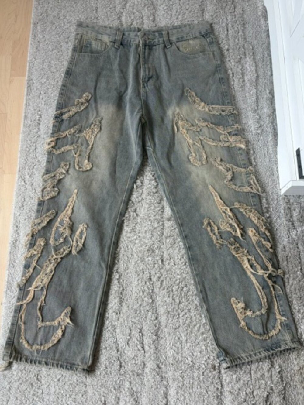 Reaven Distressed Flame‑Style Jeans – Light Wash (Medium)
